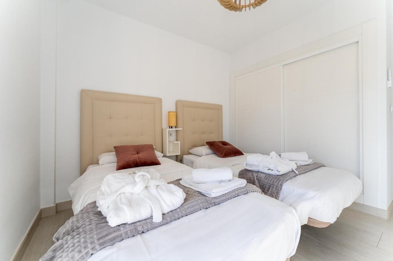 Sea View 2 Bedroom Apartment 2 Min Away From The Beach Torremolinos Ngoại thất bức ảnh