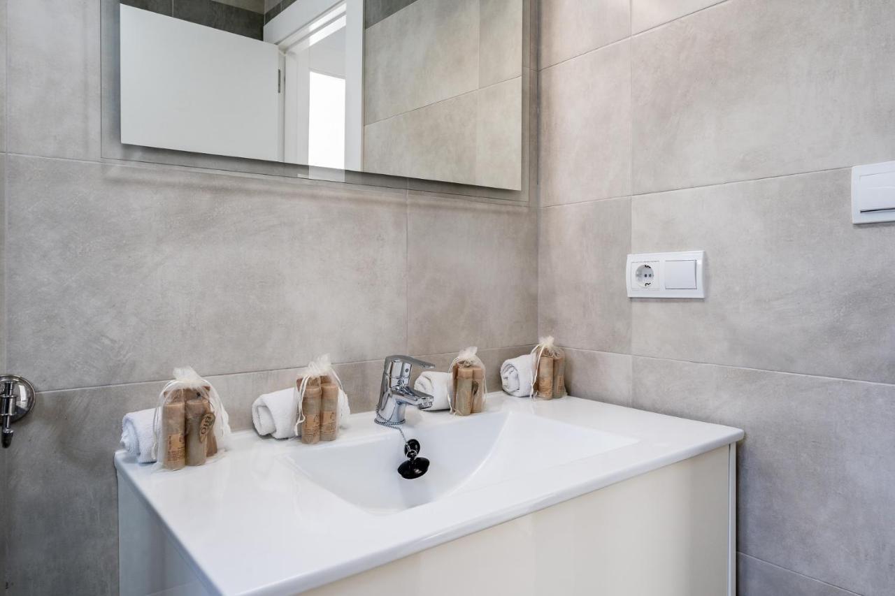 Sea View 2 Bedroom Apartment 2 Min Away From The Beach Torremolinos Ngoại thất bức ảnh